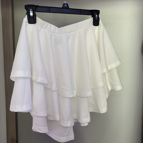White mini skirt-shein - Picture 2 of 2